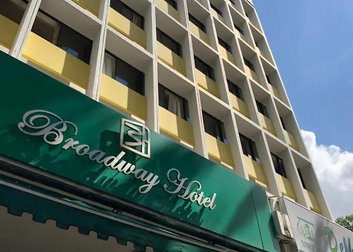 L Hotel At Broadway